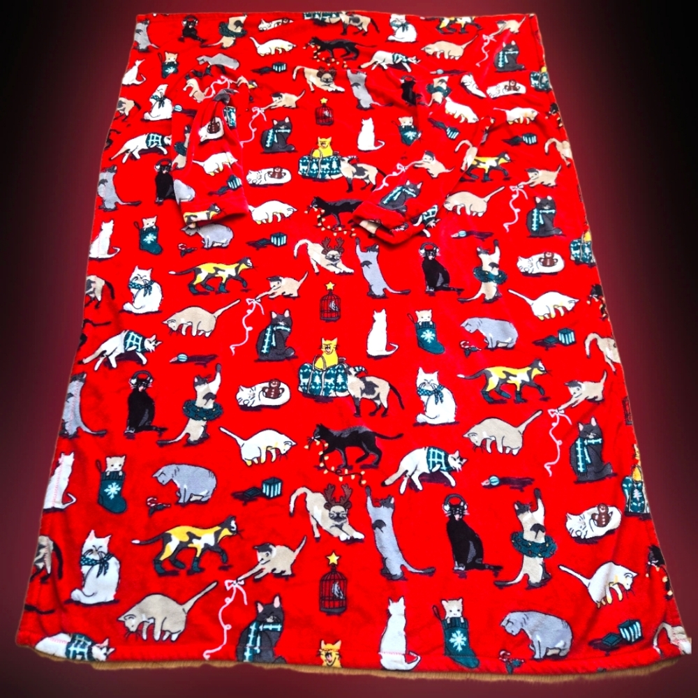 Vera Bradley Holiday Cats Red Fleece Blanket Throw with Sleeves Comfy 67" x 46"